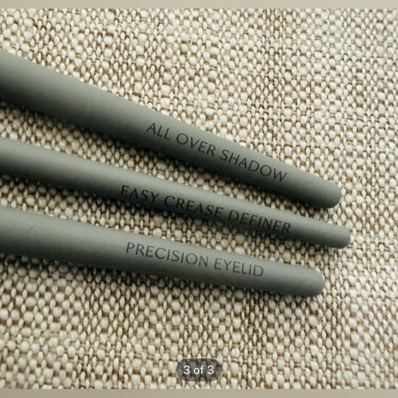 COMPLEX CULTURE All Eyes Trio 3-Piece Eye Brush Set - Picture 3 of 4